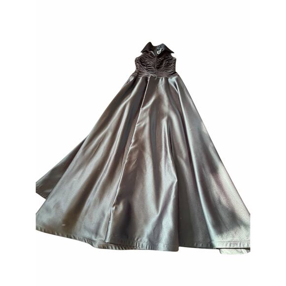 Tadashi Black Velvet and Satin Collared Formal Dress - Size 10 - Picture 9 of 16